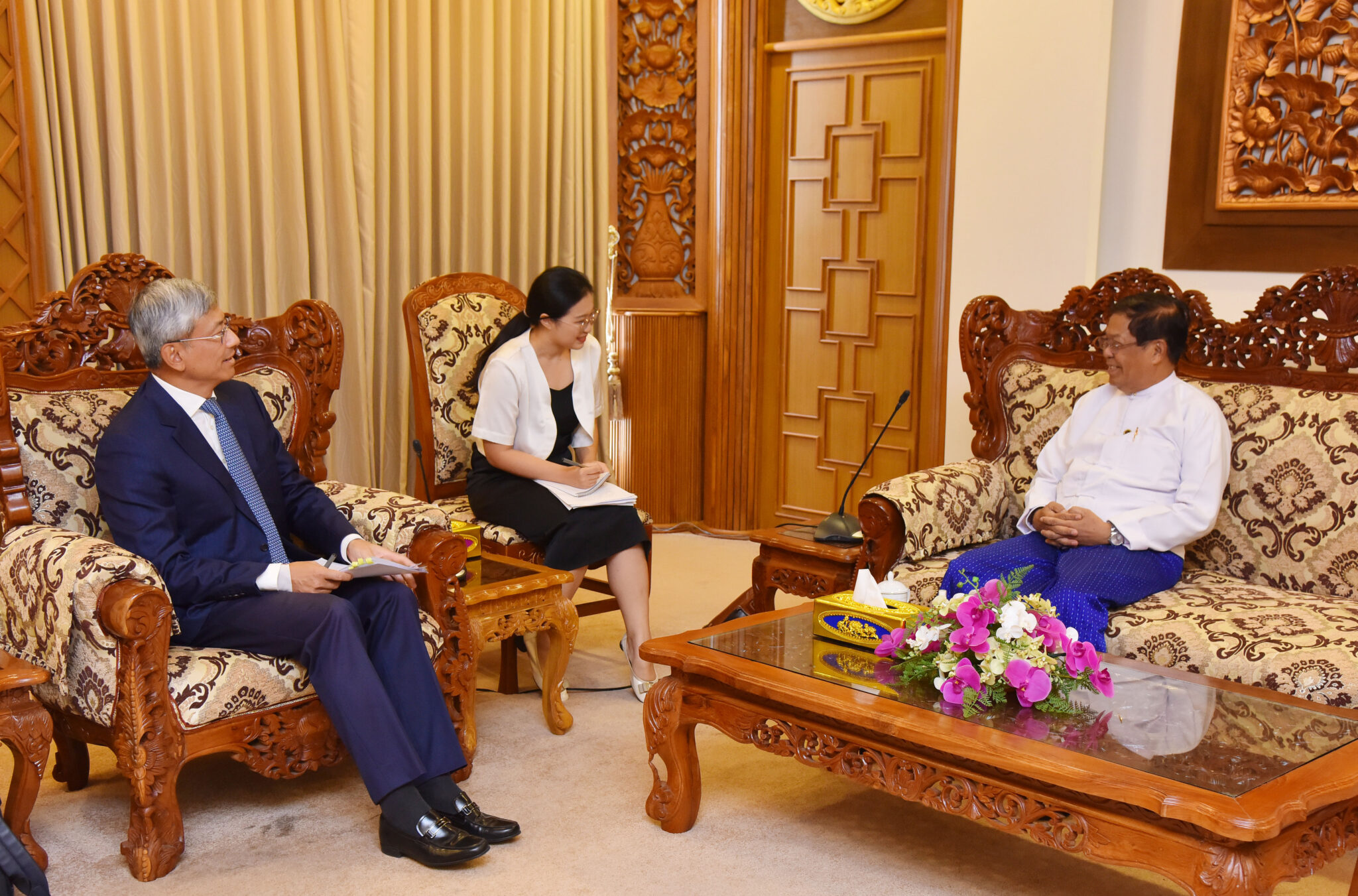 Deputy Prime Minister and Union Minister for Foreign Affairs receives Ambassador of China to Myanmar (28-3-2024)